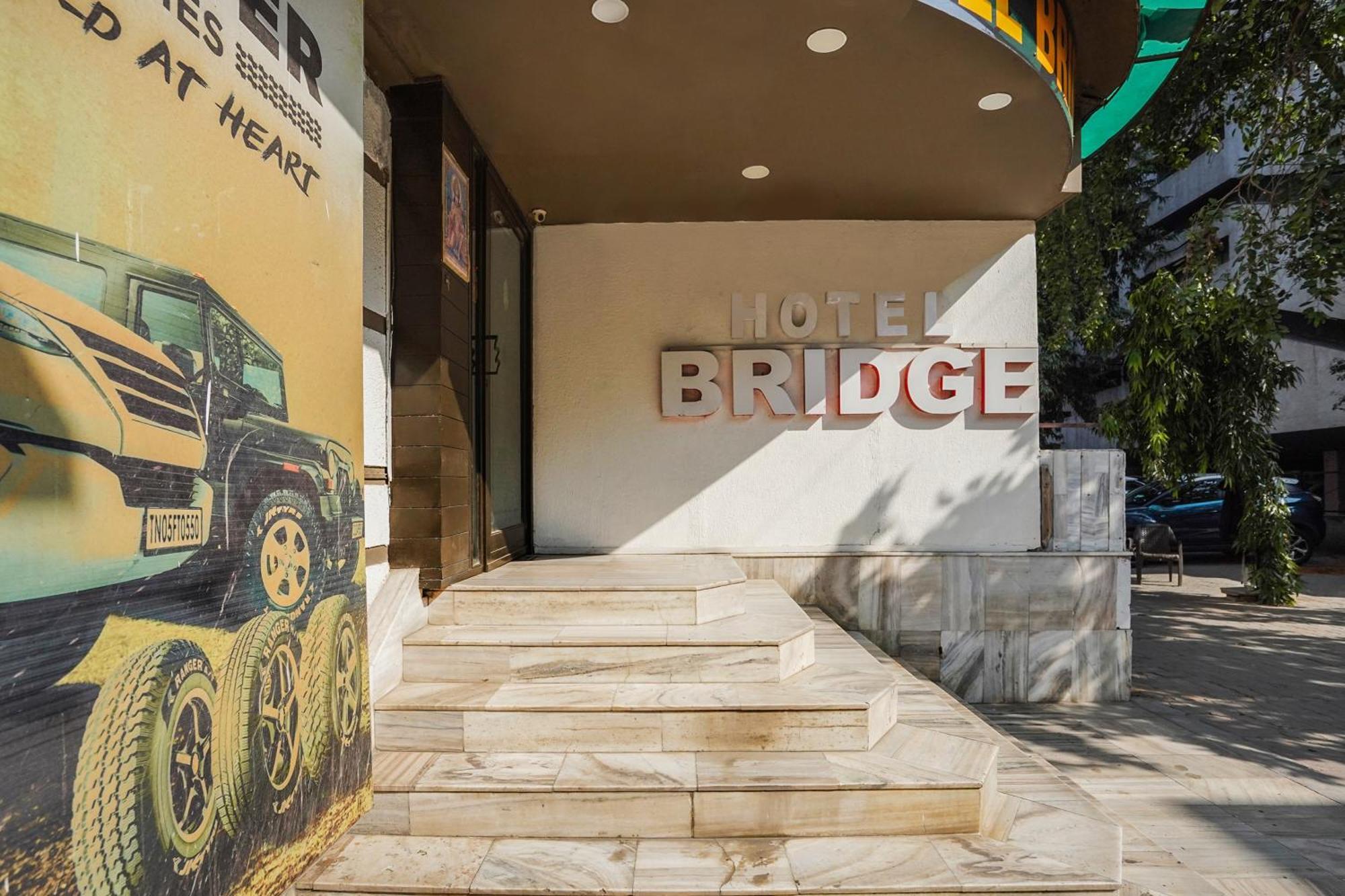 Hotel O Bridge Ахмедабад Экстерьер фото